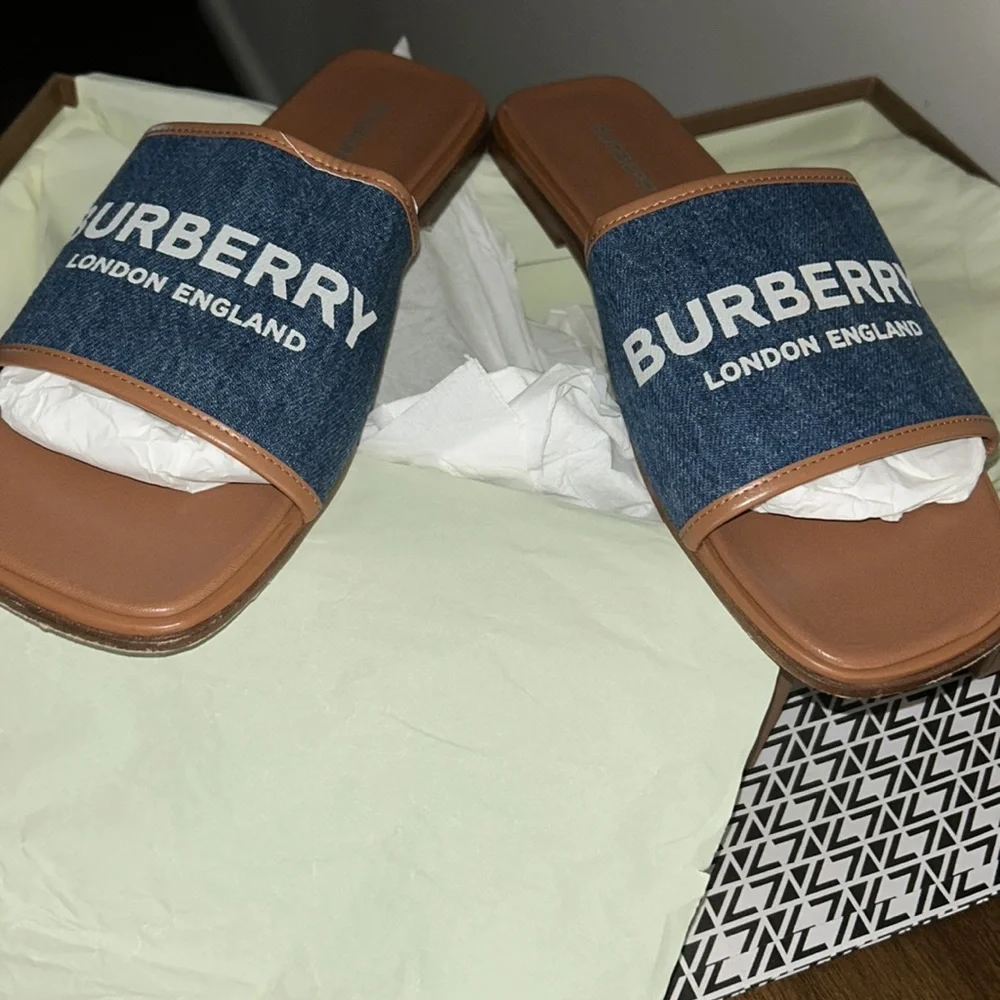 Burberry sandals - Picture 5 of 13